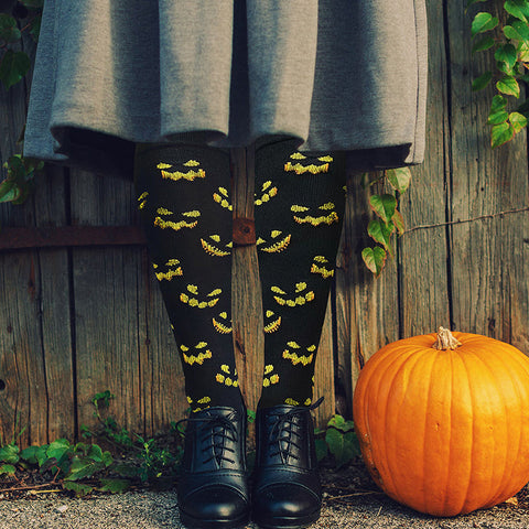 24-PAIRS HALLOWEEN SOCKS WITH FREE DISPLAY